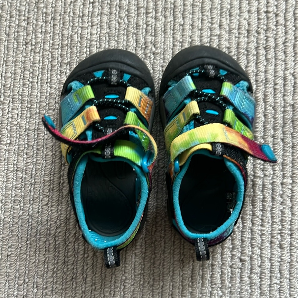 Keen Unisex watershoes sandals 7T
